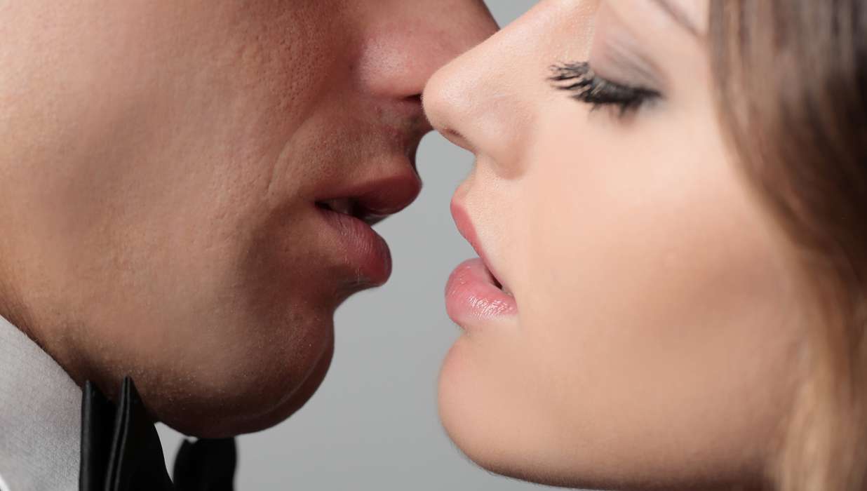Can you get hepatitis C from French kissing?