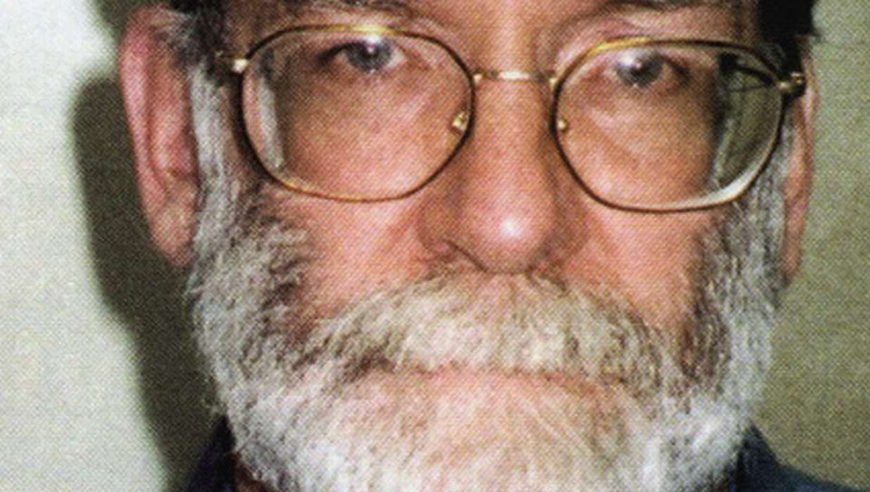harold shipman case study (1998-2000) dr harold shipman 14/1/1946 - 13/1/2004 the following case reveals the difficulty in detecting murder by poison, as well as the addictive nature of the crime it should also be noted that 6 months before shipman was finally brought to trial he was exonerated by an investigation undertaken by two police detectives. harold shipman case study (1998-2000) dr harold shipman 14/1/1946 - 13/1/2004 the following case reveals the difficulty in detecting murder by poison, as well as the addictive nature of the crime it should also be noted that 6 months before shipman was finally brought to trial he was exonerated by an investigation undertaken by two police detectives.