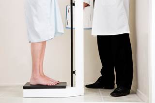 Incorporating weight history into studies on obesity and mortality may reduce confounding by illness in research results, which occurs when a preexisting disease affects weight and mortality risk. Incorporating weight history into studies on obesity and mortality may reduce confounding by illness in research results, which occurs when a preexisting disease affects weight and mortality risk.
