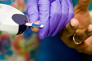 Hypoglycemia occurs in 1 in 9 nursing home patients with type 2 diabetes, while 1 in 20 experience severe hypoglycemia. Hypoglycemia occurs in 1 in 9 nursing home patients with type 2 diabetes, while 1 in 20 experience severe hypoglycemia.